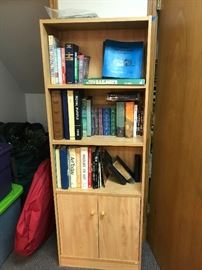 BOOK SHELF WITH LOWER CABINET AND COLLECTION OF BOOKS INCLUDING TRAIN/RAILWAY BOOKS AND INFORMATION  