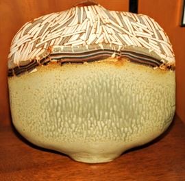 IMPRESSIVE LARGE SIGNED STUDIO POTTERY VASE