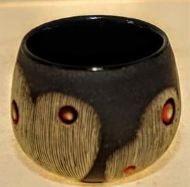 SIGNED "OLIVIA" STUDIO POTTERY SMALL BOWL 