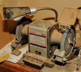CRAFTSMAN BENCH GRINDER