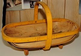 NICE FOLK ART BASKET WITH GREAT COLOR