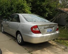 2002 TOYOTA 4 DOOR CAMRY LE/XLE/SE  ~ 87,4087 MILES ~ GREAT RUNNING CAR W/AC ~  MANY PARKING LOT SCARS............
