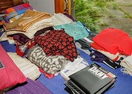 NICE SELECTION OF VINTAGE WOMEN'S CLOTHING