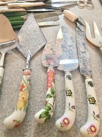 Porcelain Handle Cake Cutters