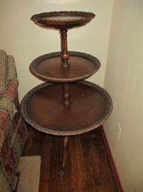 3 TIER ACCENT TABLE