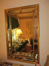 DECORATIVE MIRROR