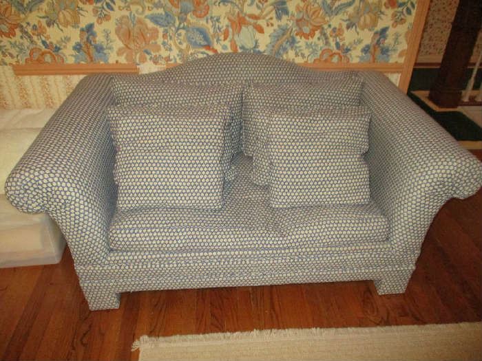 LOVESEAT