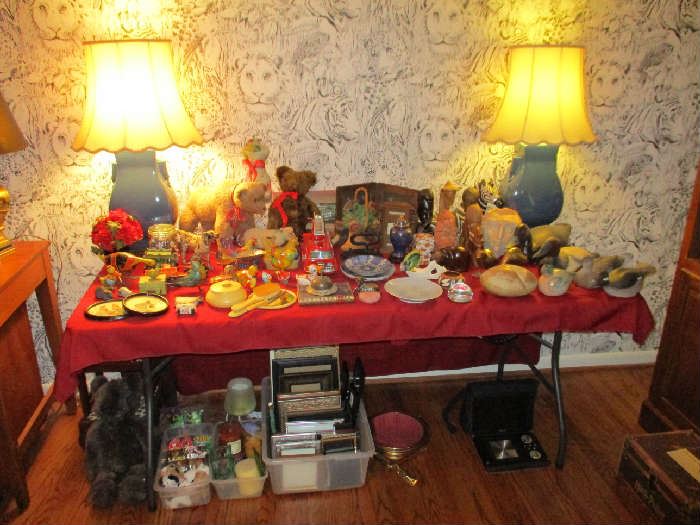 LAMPS, DECOR, VINTAGE TOYS, DUCK DECOYS