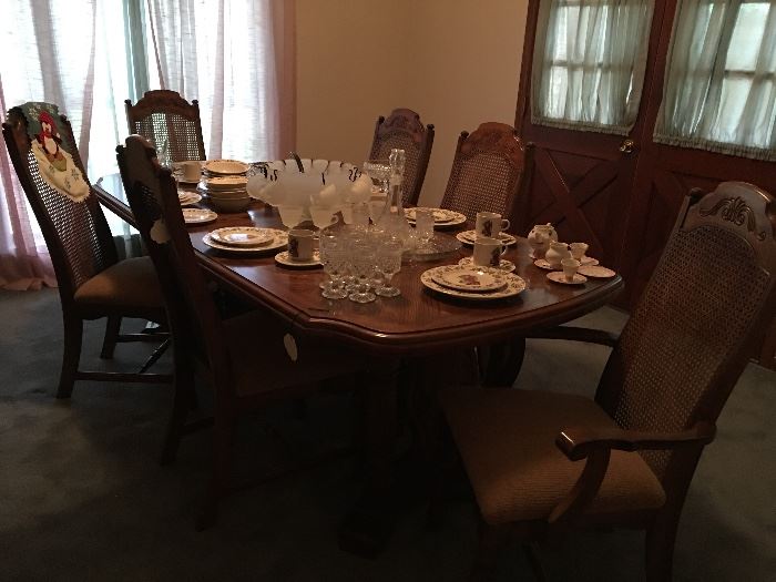 Formal Dining Room Tabel with 
6 Cane Back Chairs