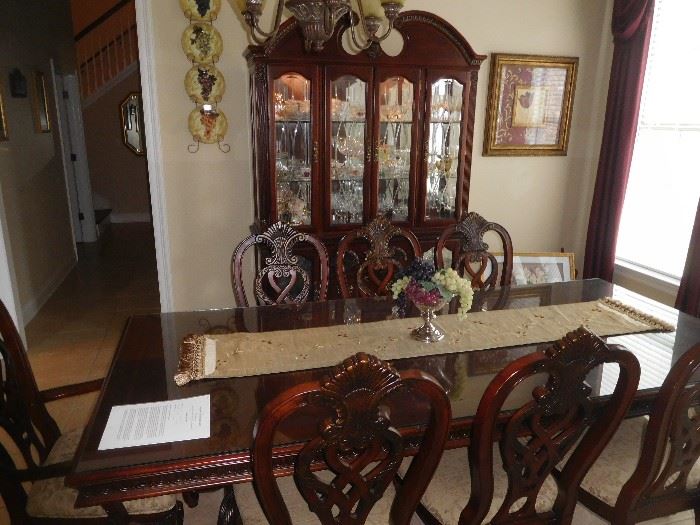 High quality dining set with lighted mirrored china cabinet, table & 8 chairs