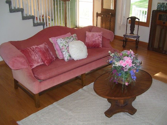 Beautiful style with this Ethan Allen sofa 