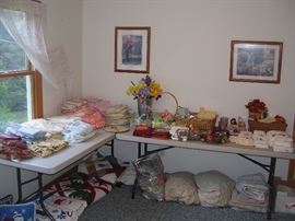 Lots of linens to choose from.