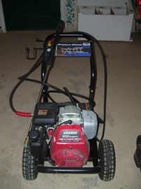 Yes, that is a Honda engine.