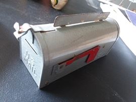 Mini mail box