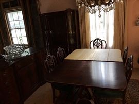 3 Piece Drexel Dining Room Suite.  Table includes protective pads and extra leaves