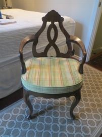 Super accent chair