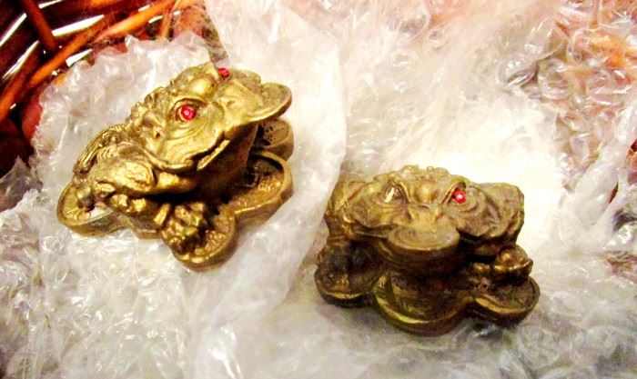 Bronze Chinese  Money Frogs---a basket full of good financial luck