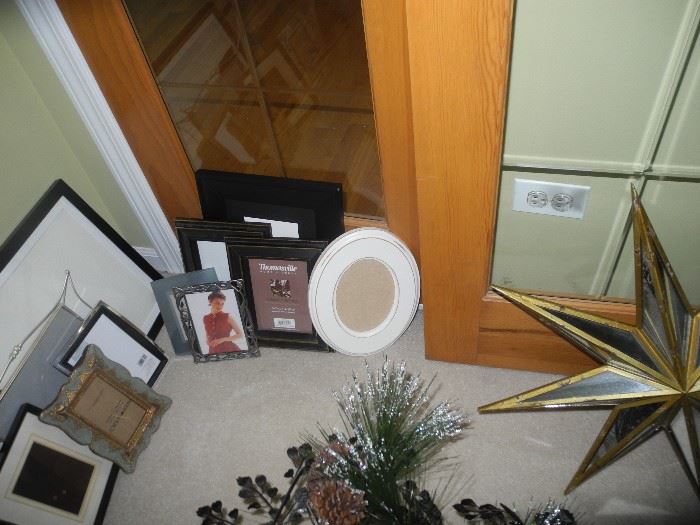 Lots of frames!