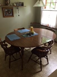 Maple kitchen table/chairs