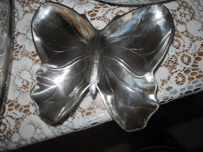 Butterfly serving dish