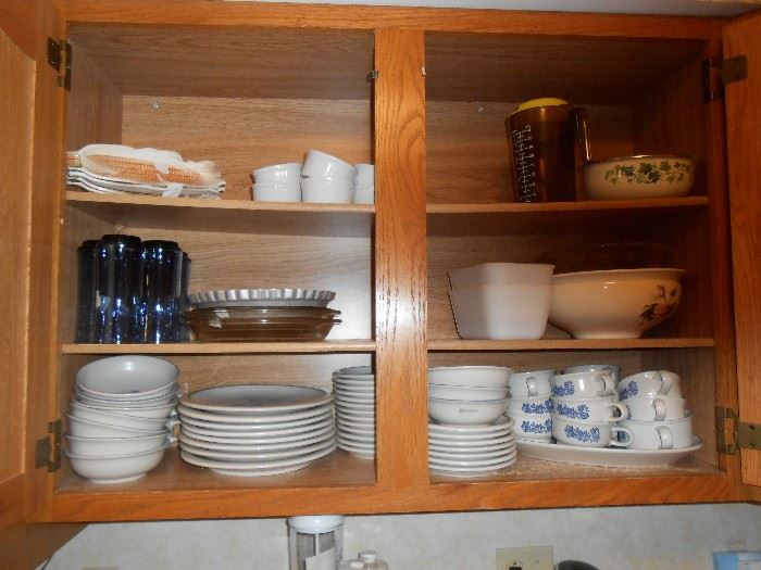 Pfaltzgraff dish set