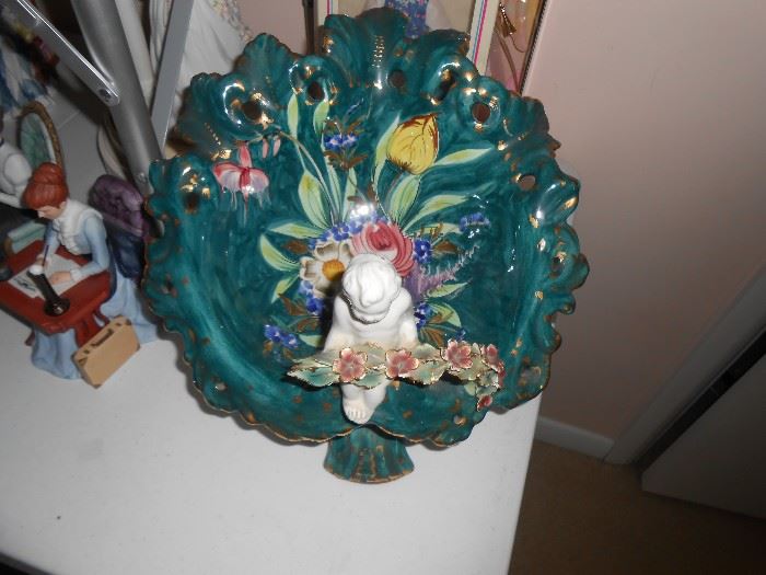Italy figure in bowl
