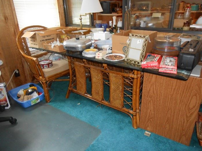 Rattan table with 6 X 3 thick glass table top