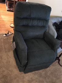 Lift chair with massage 