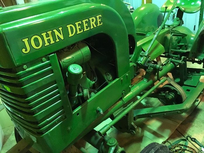 Nice 1948 John Deere Tractor