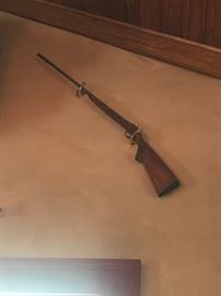 Lot 10: Single Barrel Shotgun