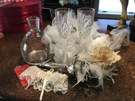 Lot 170: Diane McIver's Wedding Dress and Accessories (Photo 2 of 2)