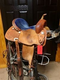 Lot 232: Sergeants Leather Classic Tooled Leather Saddle