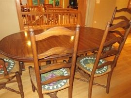 Oak table with 4 chairs