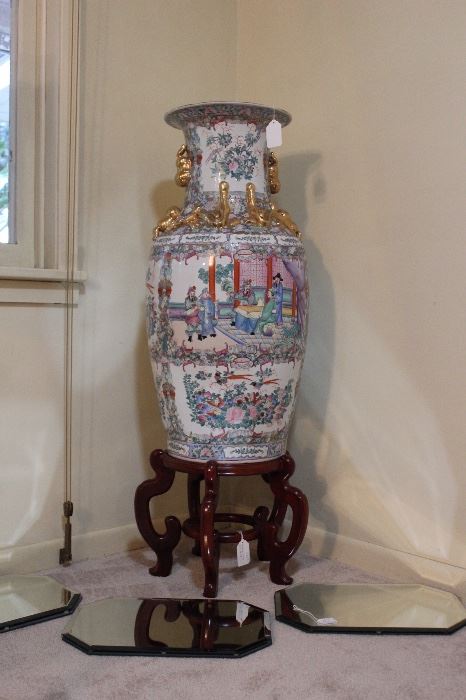 Oriental floor vase with base