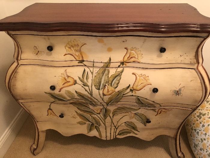 Great painted dresser