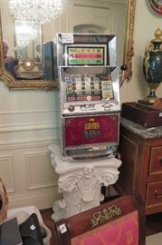 Golden Nuggett ten cent slot machine