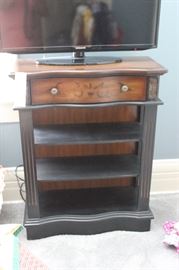 Small open chest.  Would be nice in any decor. Very serviceable.