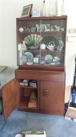 Heywood Wakefield hutch with display cabinet and storage. 