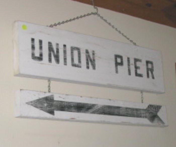 Union Pier Sign