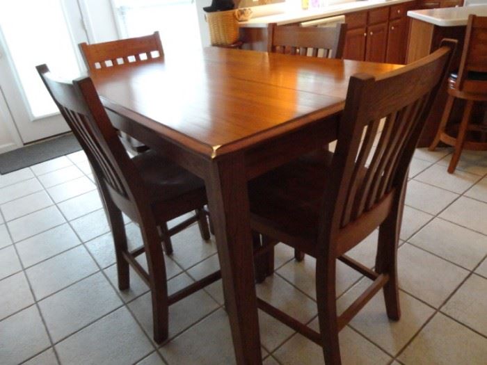 TALL BREAKFAST ROOM TABLE & CHAIRS