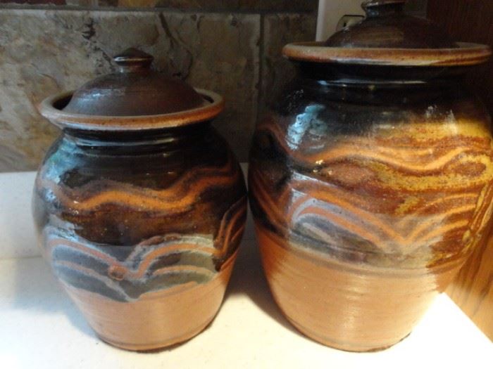 CLAY POTS WITH LIDS