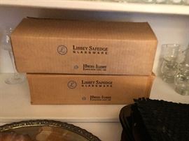 1964 NYC World's Fair Commemorative Glass sets, 16 glasses