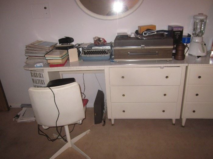DESK WITH 2  MATCHING DRESSERS