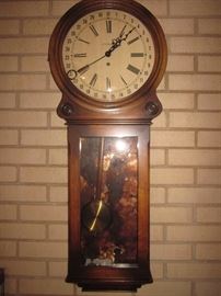 BEAUTIFUL WALL CLOCK KEEPING PERFECT TIME