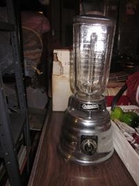 OSTER BEEHIVE BLENDER WORKS GREAT