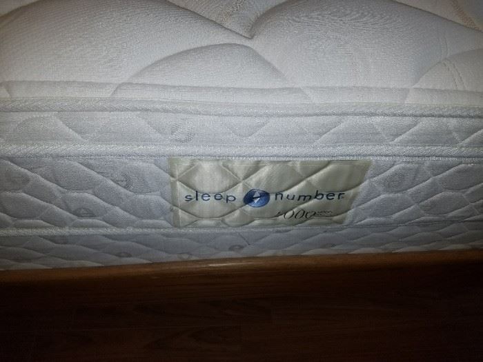 Sleep Number 000  with Dual Controls Queen size Mattress - PRE-SALE - Call if interested. 