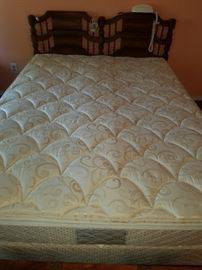 Sleep Number dual controls 4000 - Queen size - Pre-Sale on this bed. Call if interested.