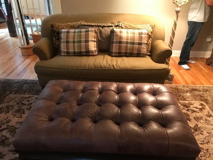 Tufted leather ottoman