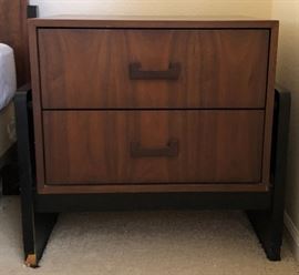 MCM Bedroom Suite: Dresser w Mirror, Bed and 2 Nightstands