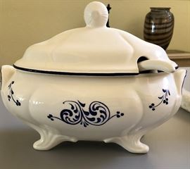 Lougarte Soup Tureen